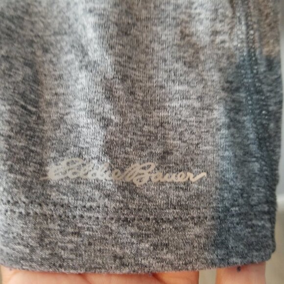 Eddie Bauer FreeDry V-neck T-Shirt Large - Picture 2 of 7